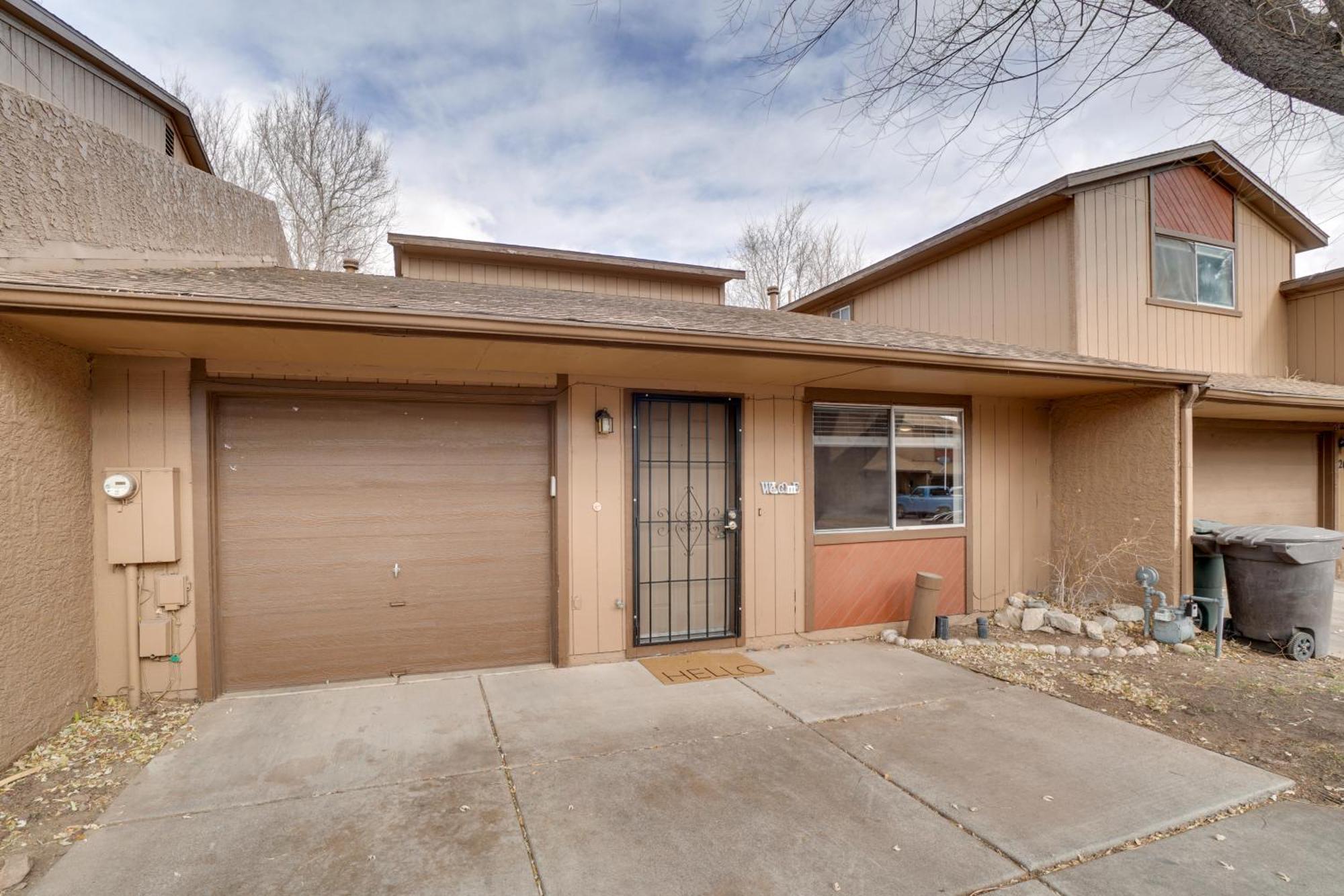 Townhome With Grill About 3 Mi To Downtown! Holiday home
