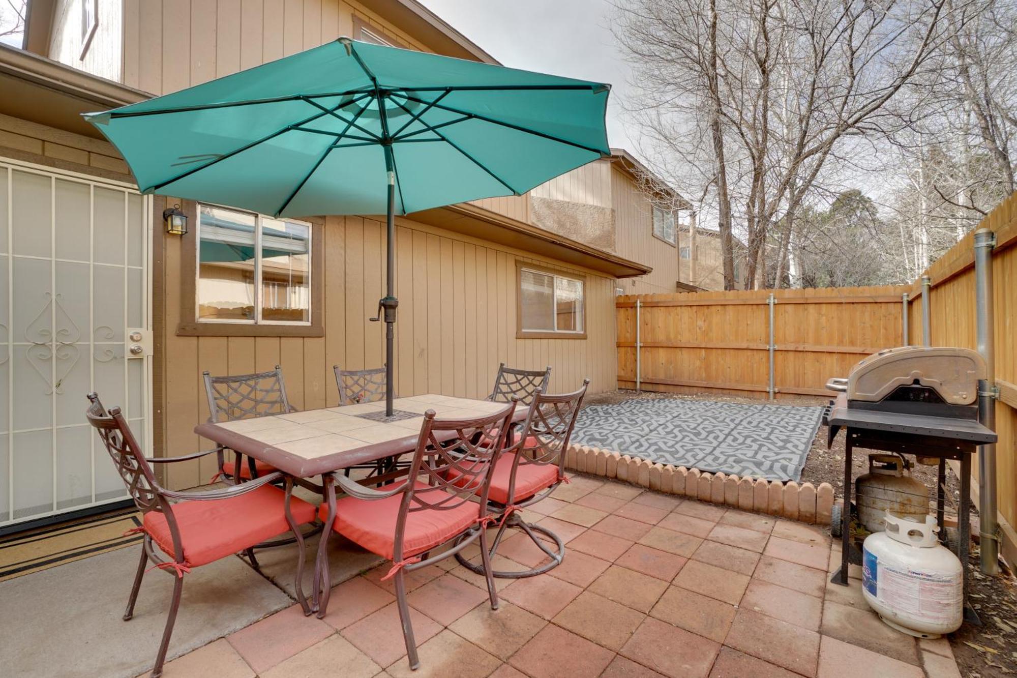 Holiday home Townhome With Grill About 3 Mi To Downtown!