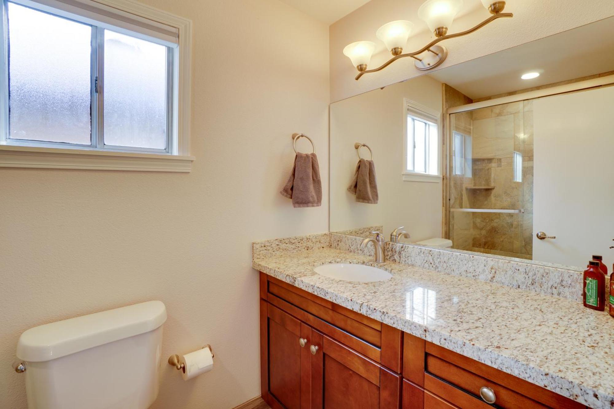 Townhome With Grill About 3 Mi To Downtown! Holiday home