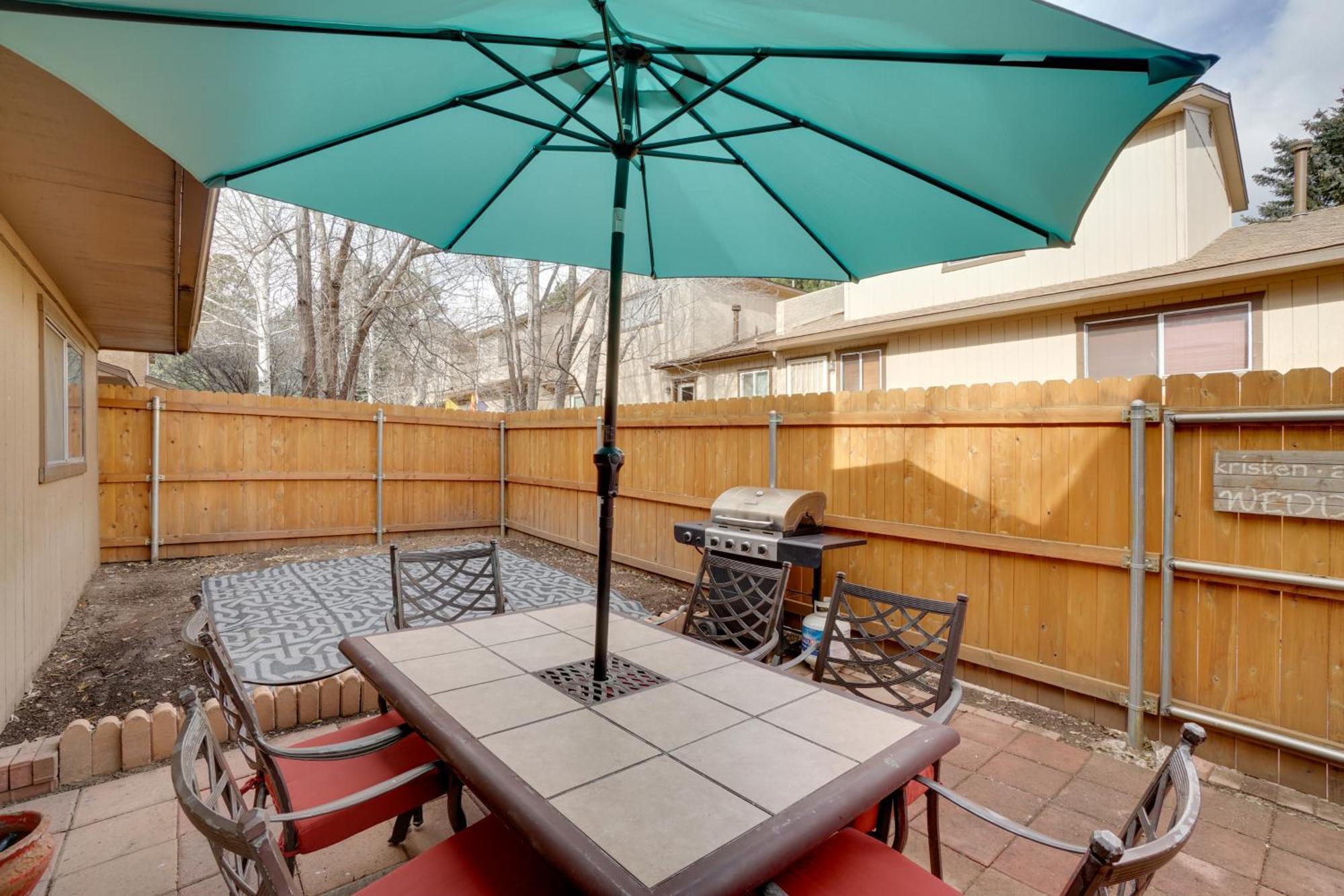 Holiday home Townhome With Grill About 3 Mi To Downtown!