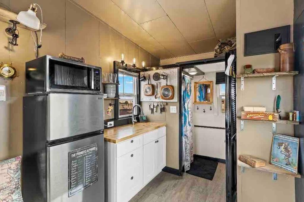 Tiny Near Grand Canyon Sleeps 5, Epic Views! Holiday home