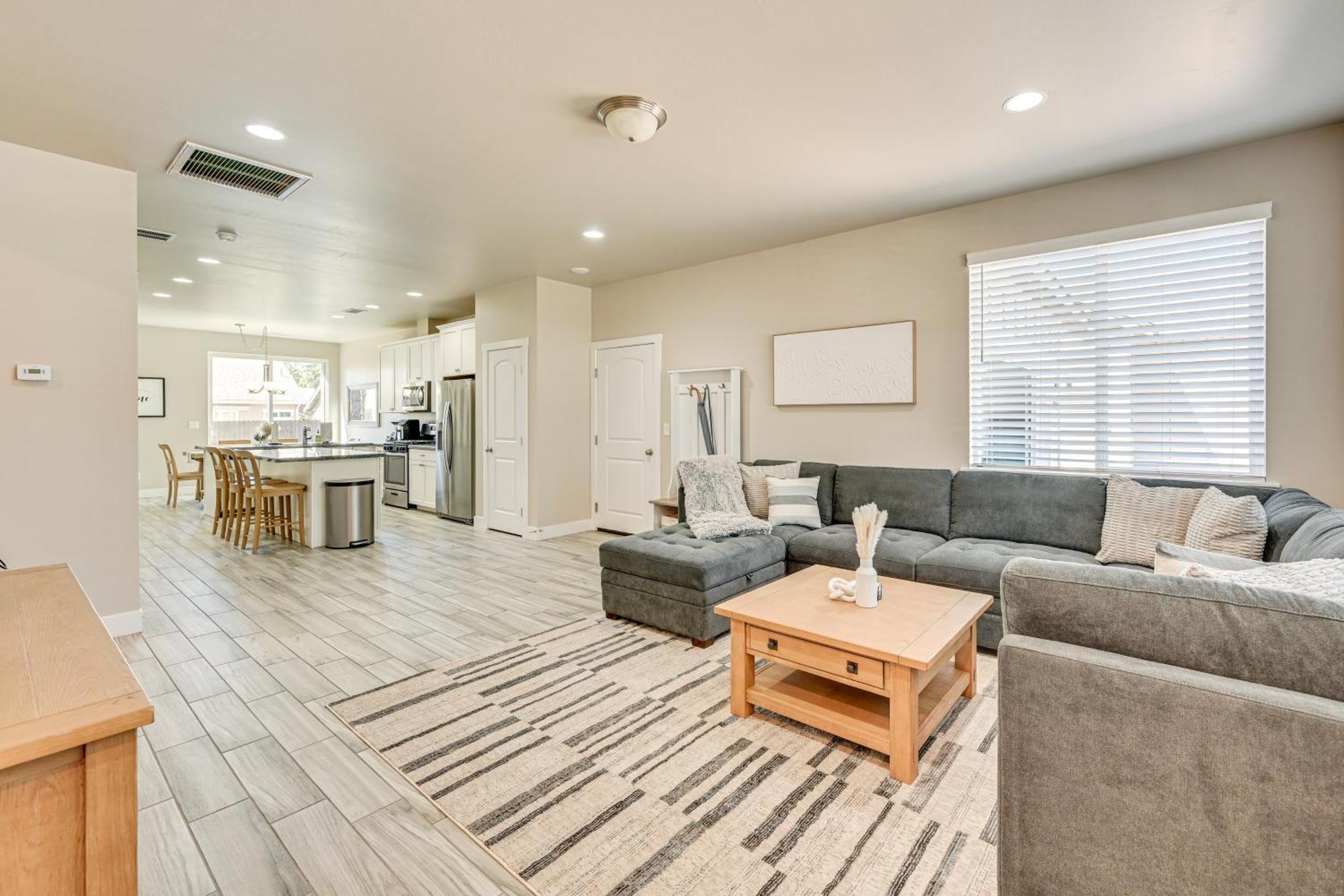 Family-friendly Near Hiking Trails! *