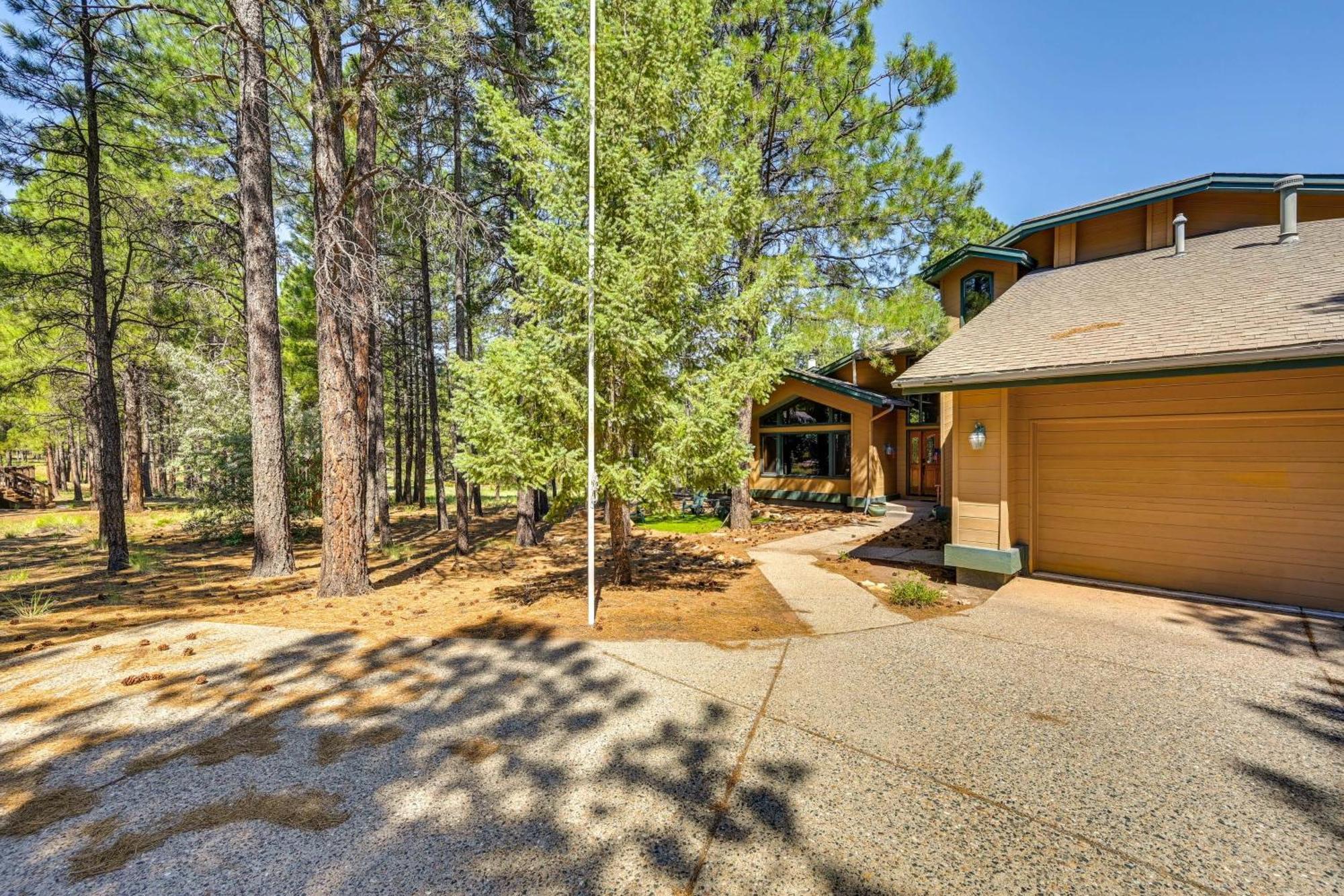 Forested In With Large Deck And Grill! Holiday home Flagstaff