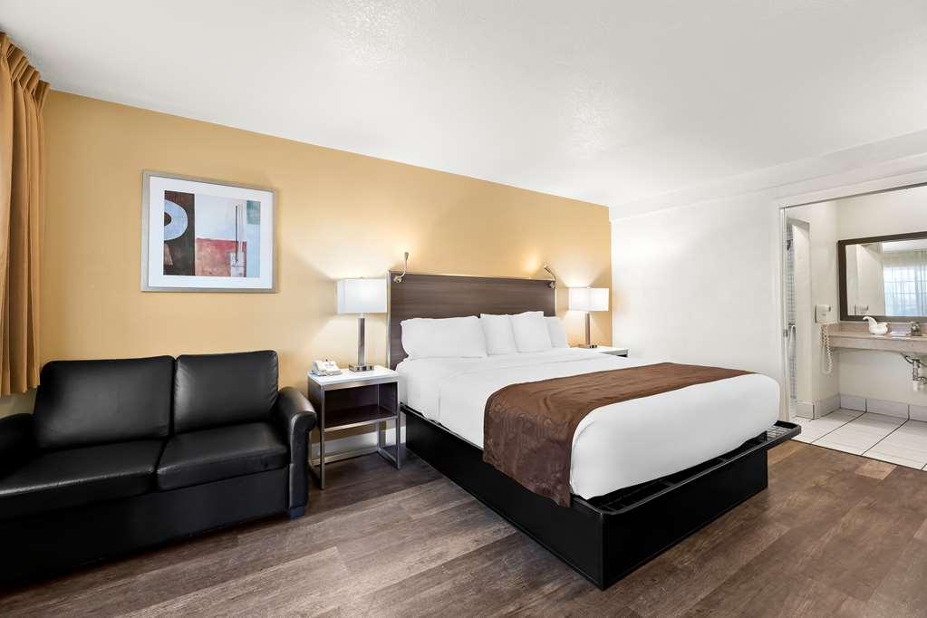 Americas Best Value And Motel 2*