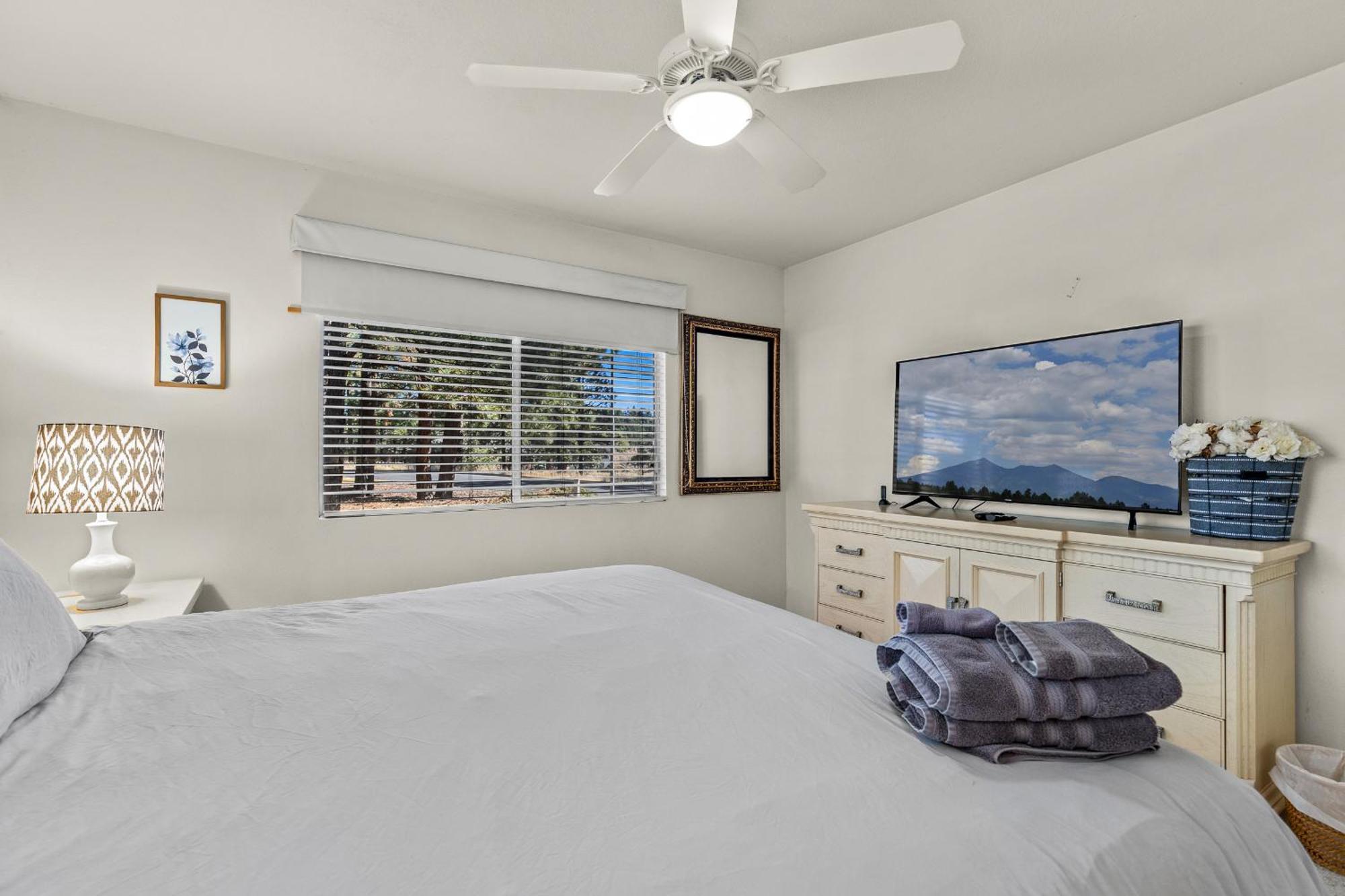 Charming 3bd Continental Country Club Retreat In *