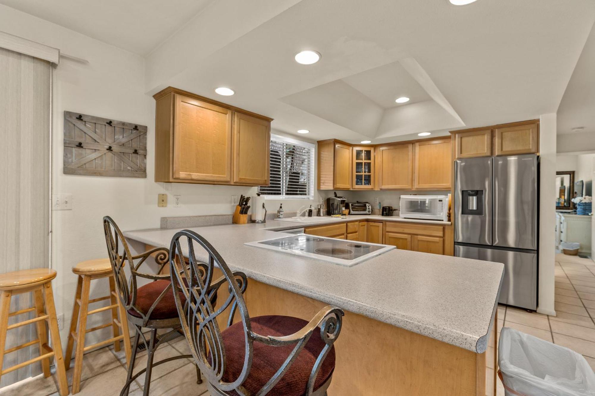 Charming 3bd Continental Country Club Retreat In