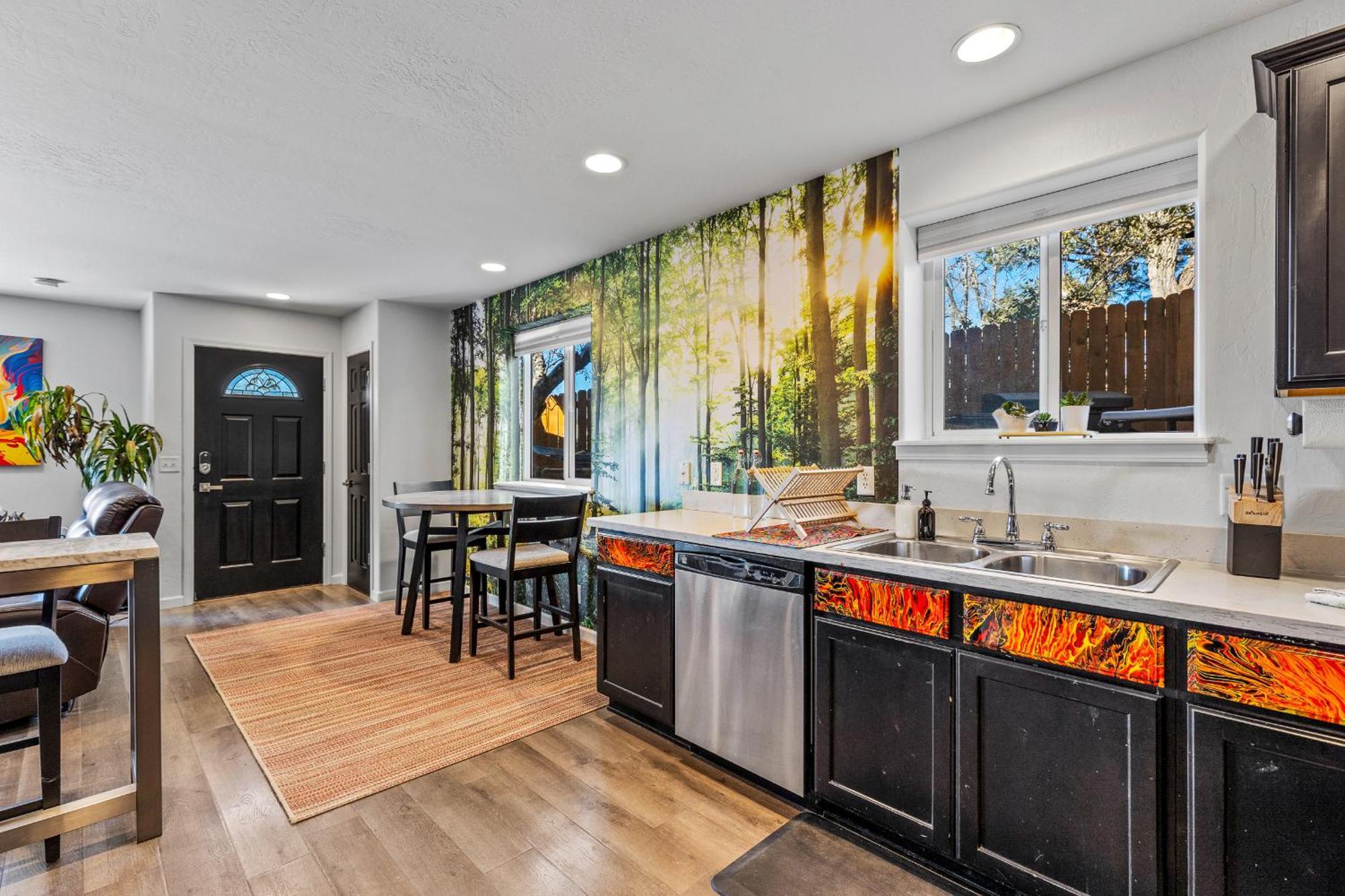 Decorated For The Holidays! 2bdr In Downtown *