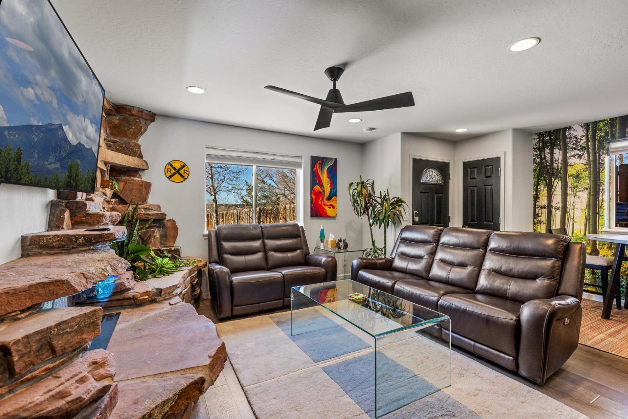 Holiday home Decorated For The Holidays! 2bdr In Downtown *
