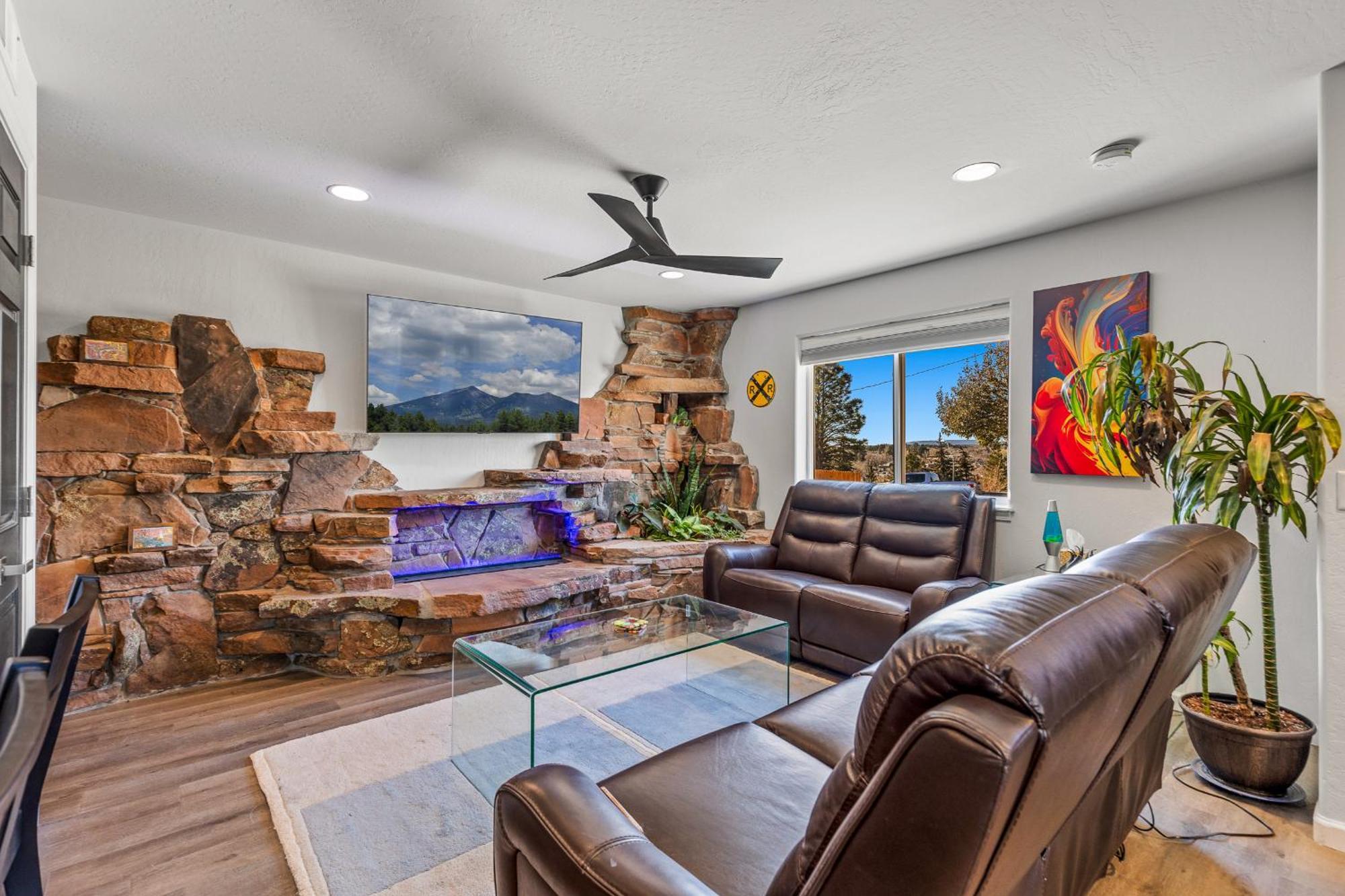 Decorated For The Holidays! 2bdr In Downtown *