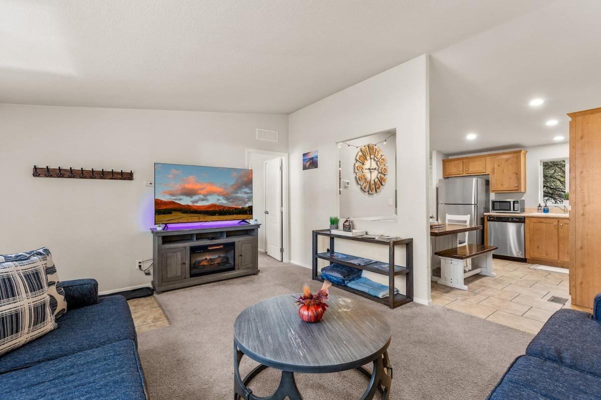 Cozy 3 Bedroom House - 10min From Dt - Sleeps 8 Flagstaff