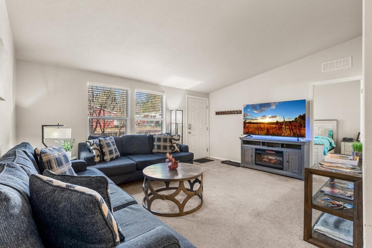 Cozy 3 Bedroom House - 10min From Dt - Sleeps 8 Villa Flagstaff