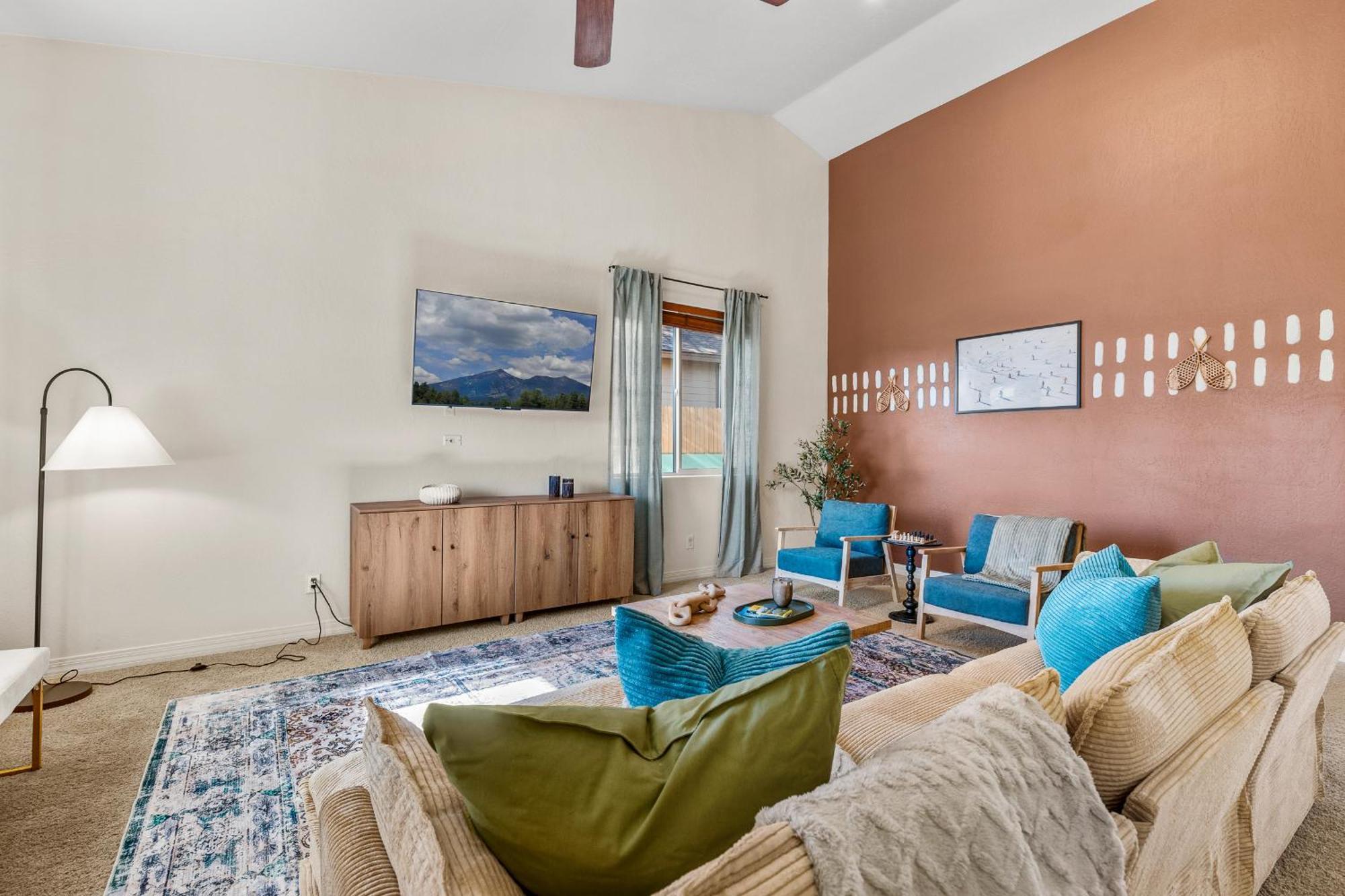 Cozy 4br Near - Firepit & Pool Table *
