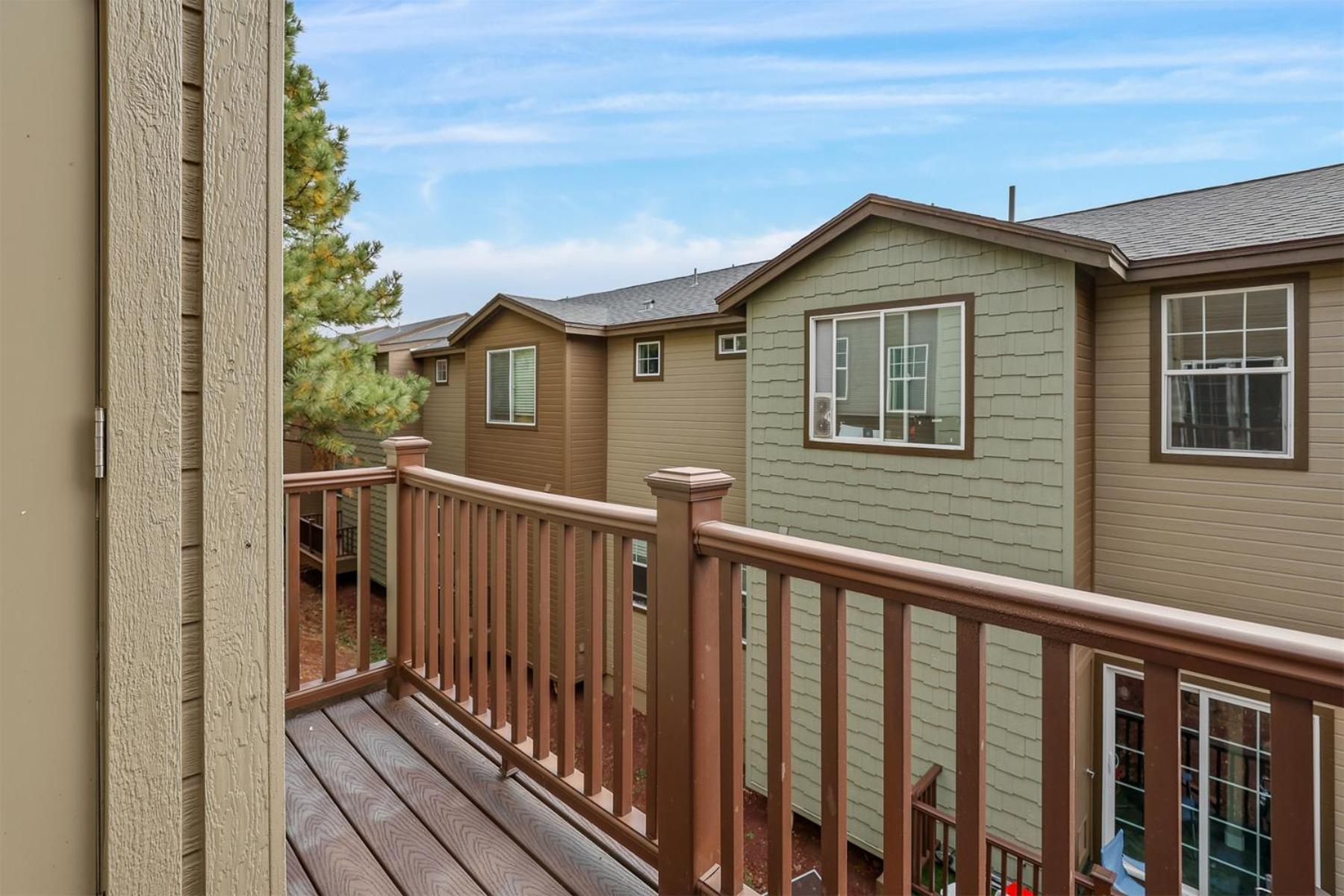 Beautiful Townhome Loaded With Amenities Excellent Location Great Value Ac *