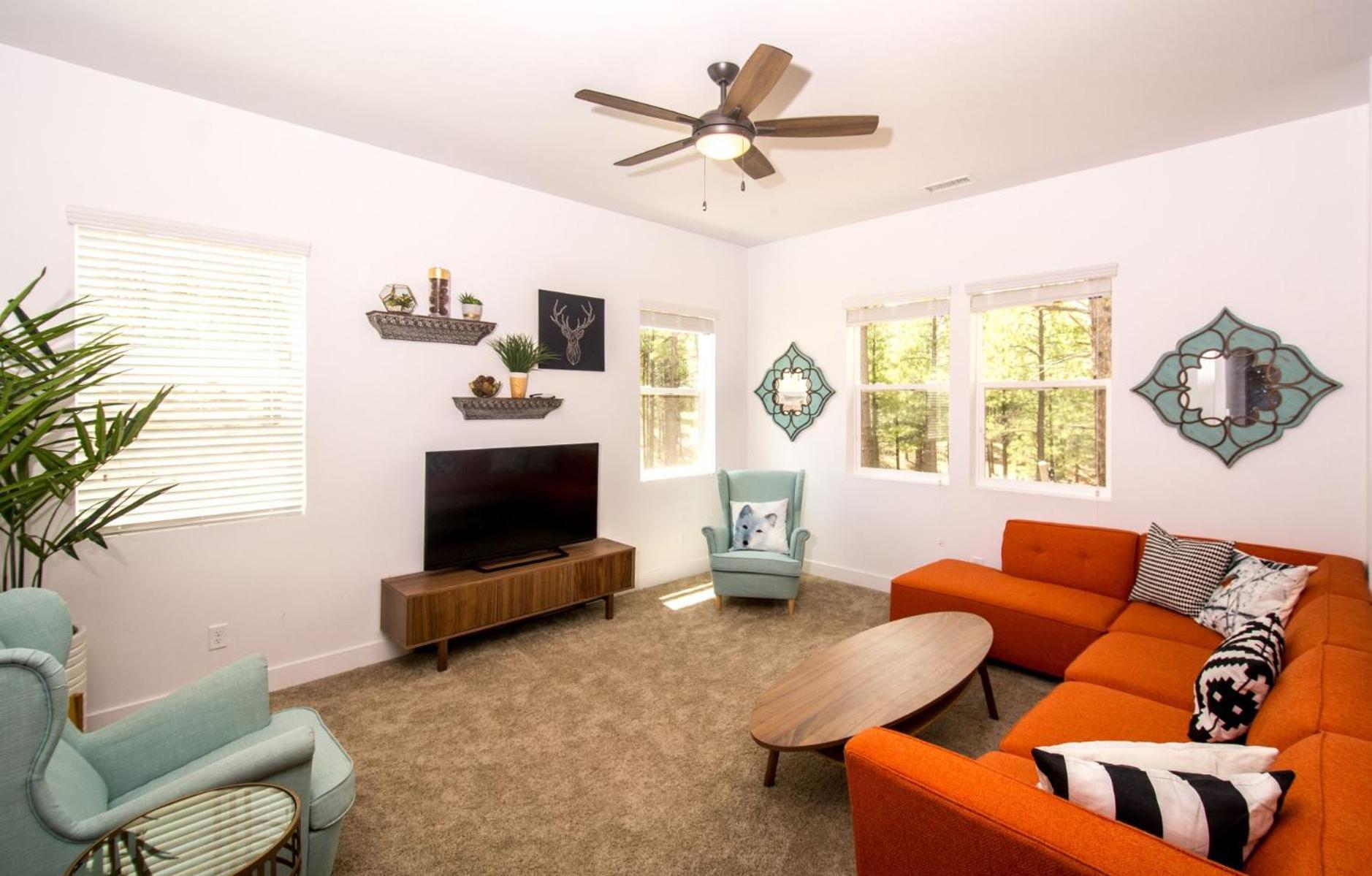 Chic Stylish 4 Bedroom Newly Built Town-home Perfect Location Flagstaff