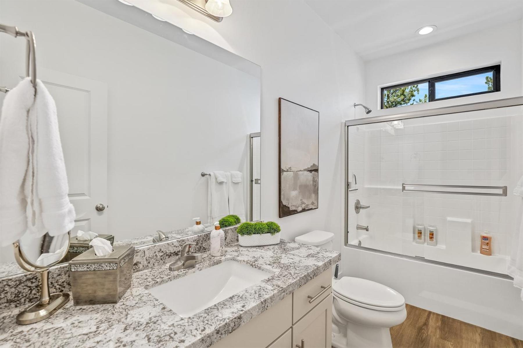 Newly Built Exquisite Luxury Perfect Location Ac Fire-pit And So Much *