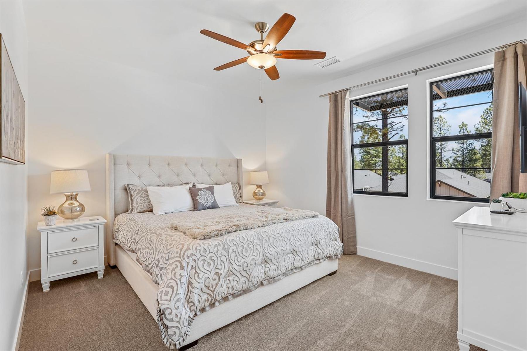 Newly Built Exquisite Luxury Perfect Location Ac Fire-pit And So Much Flagstaff