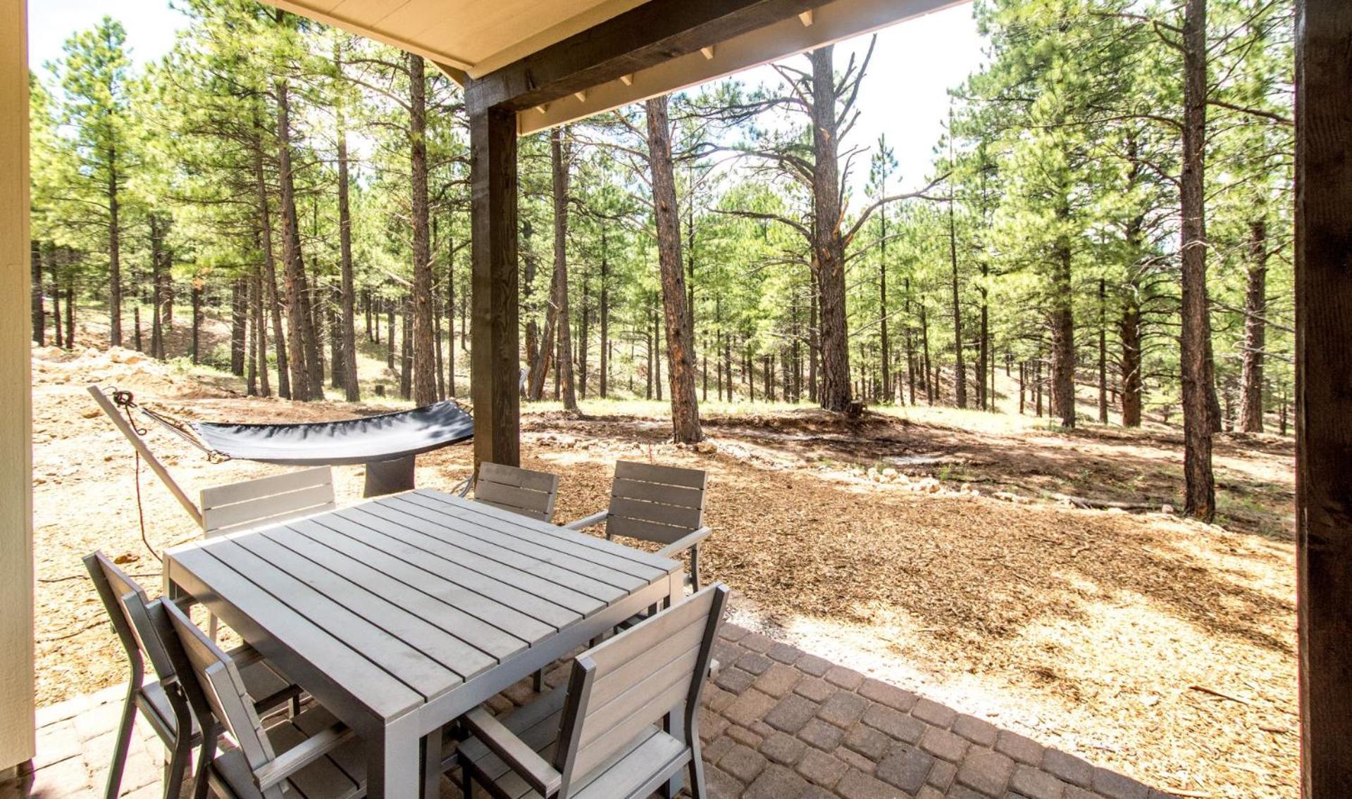 Chic Stylish 4 Bedroom Newly Built Town-home Perfect Location