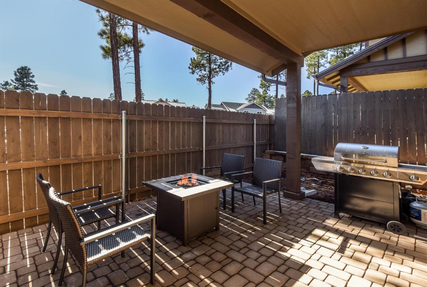Holiday home Newly Re-listed Stylish New Luxury Newbuild Views Of Mt. Humphrey
