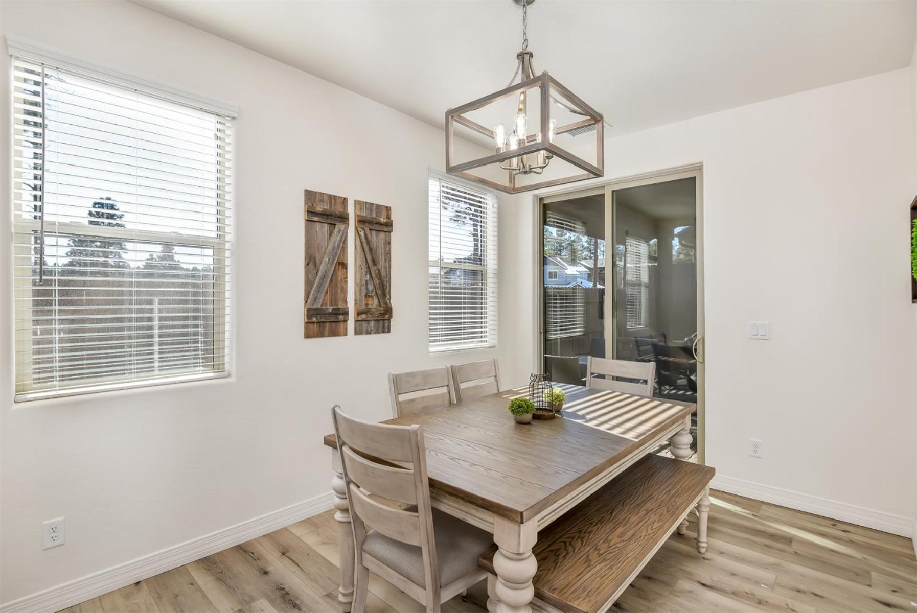 Newly Re-listed Stylish New Luxury Newbuild Views Of Mt. Humphrey Flagstaff