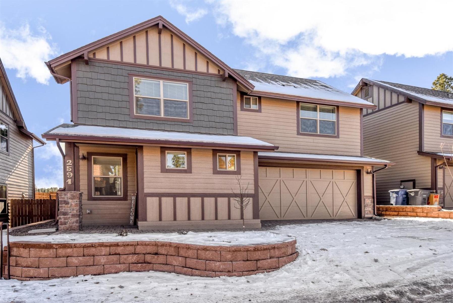 Newly Re-listed Stylish New Luxury Newbuild Views Of Mt. Humphrey Holiday home Flagstaff