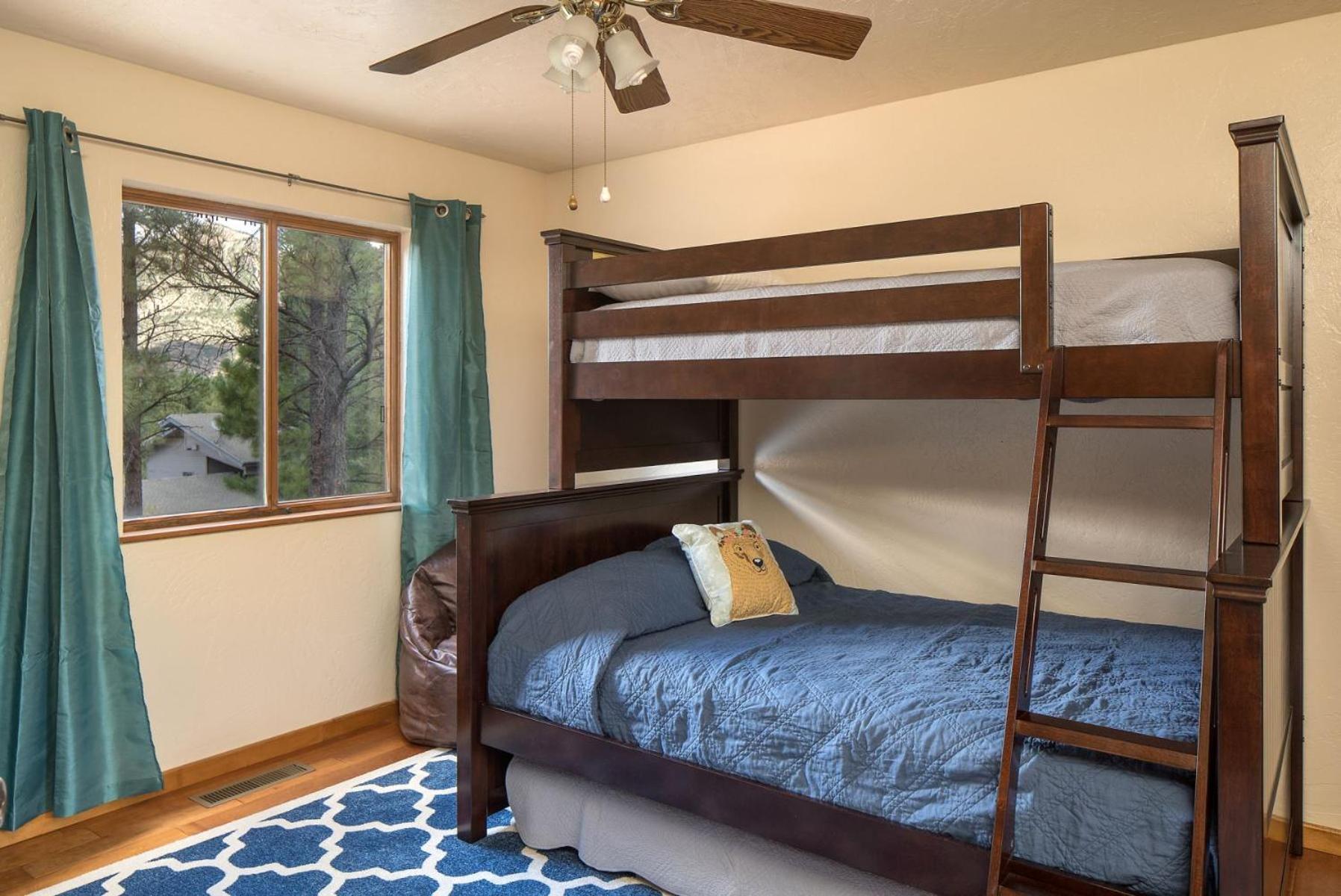 Villa Burning Tree - Forest Views Fire Pit Ac Pet And Family Friendly Flagstaff
