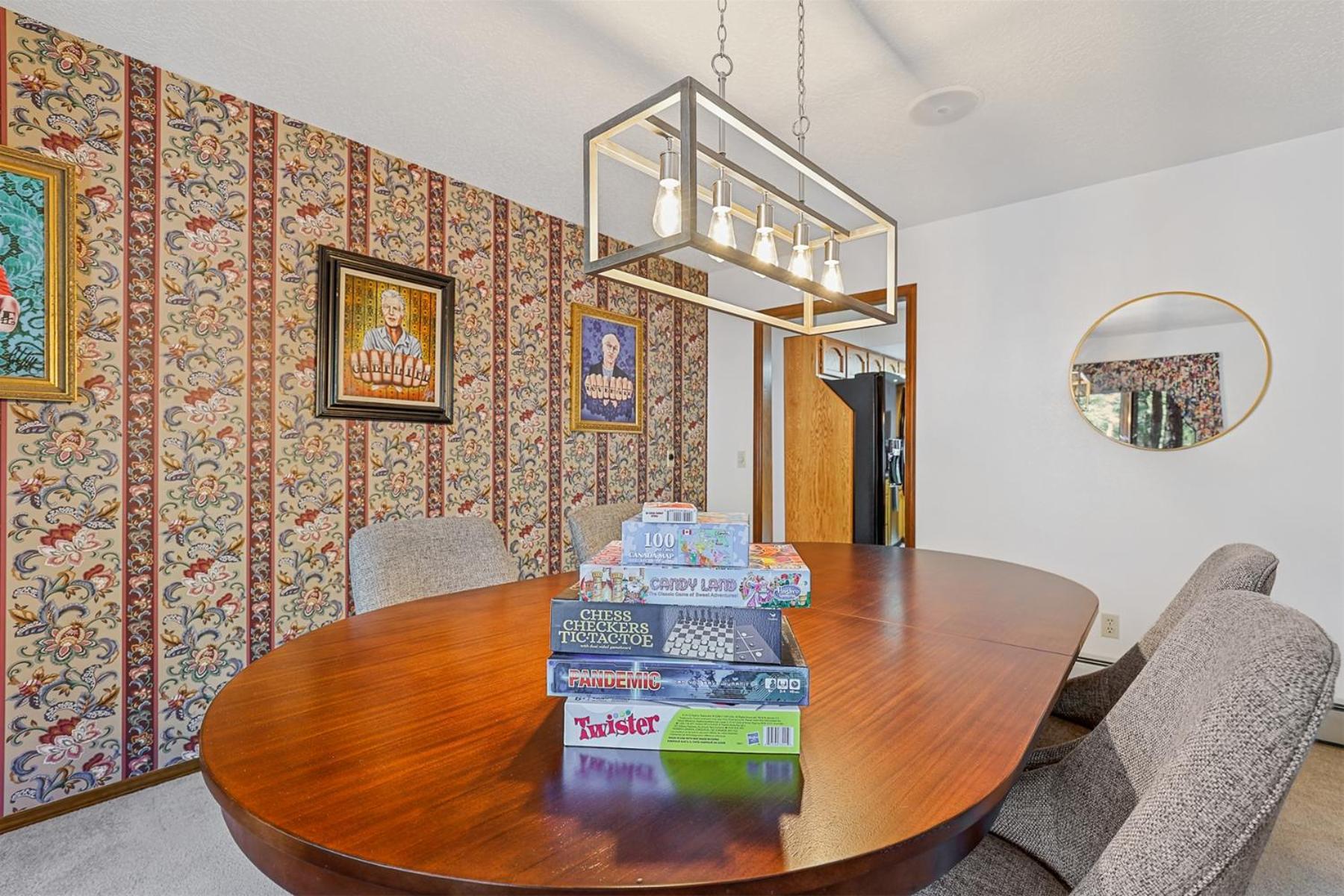 Pristine On Wooded Lot. Fantastic Location Pool Table * Flagstaff