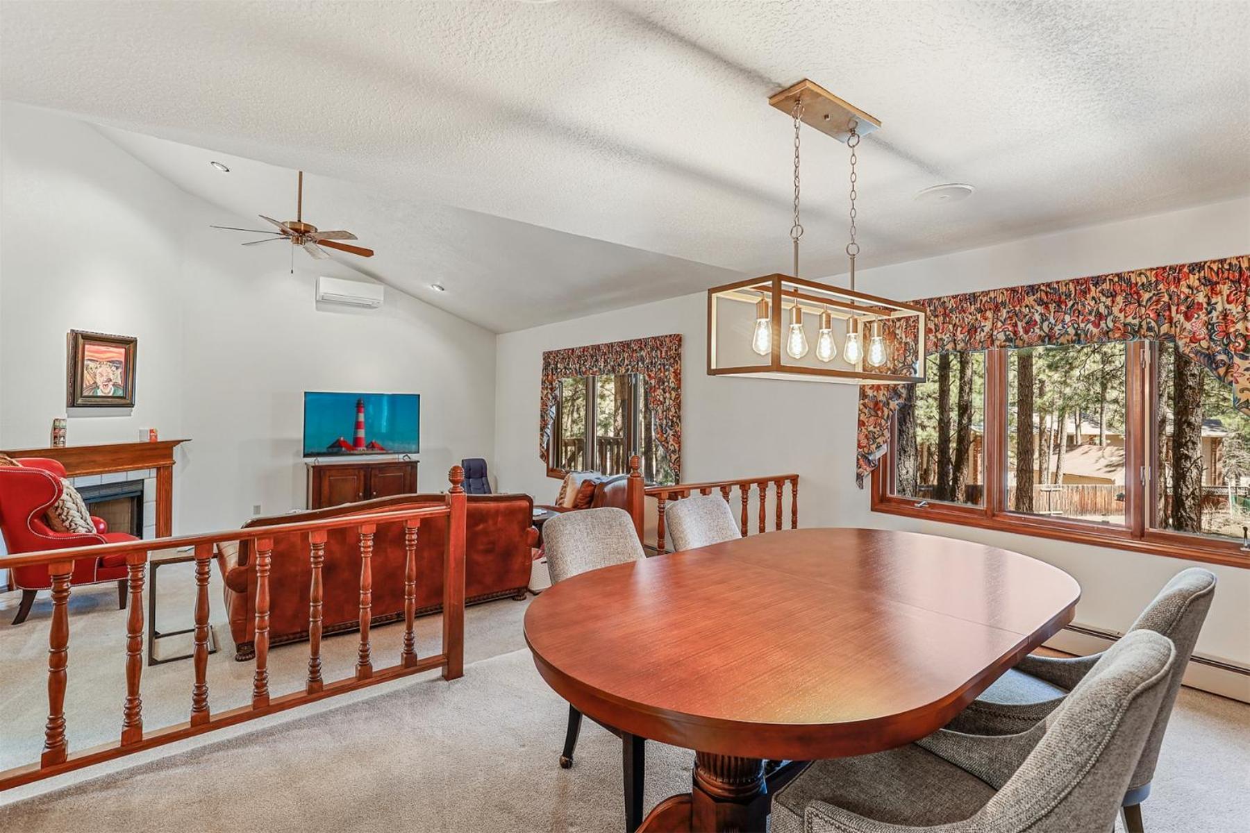 Holiday home Pristine On Wooded Lot. Fantastic Location Pool Table *
