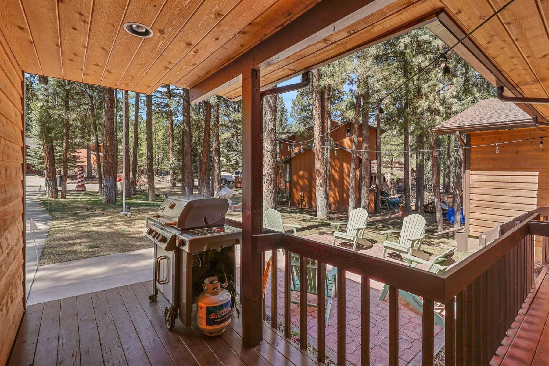 Holiday home Pristine On Wooded Lot. Fantastic Location Pool Table Flagstaff