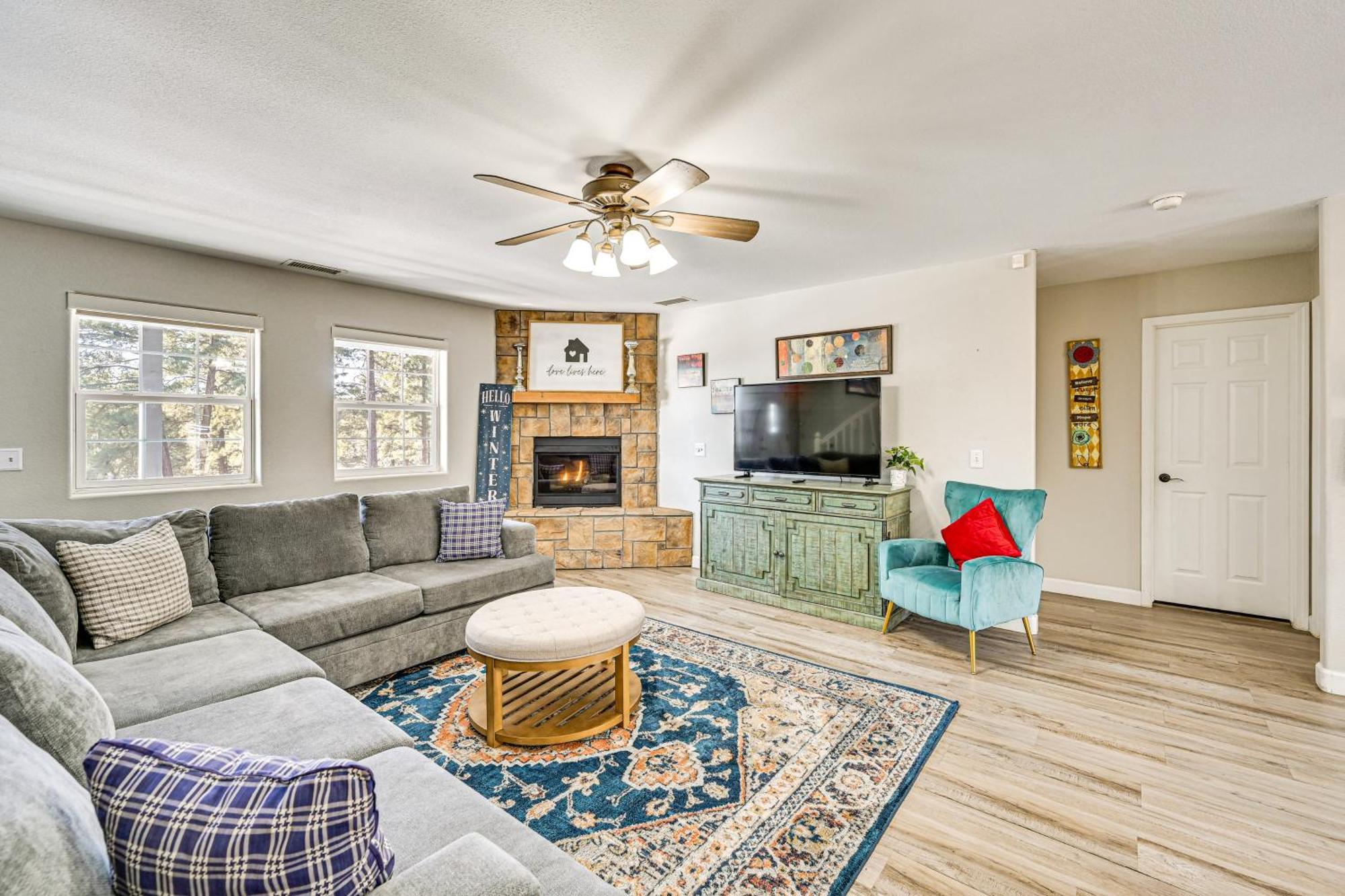 High-country With Gorgeous Views 1 Mi To Nau! Holiday home