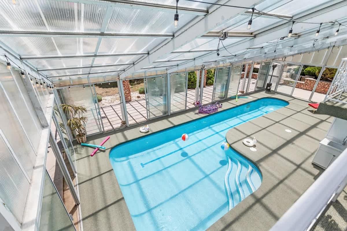 Newly Built Heated Pool Freshly Renovated *
