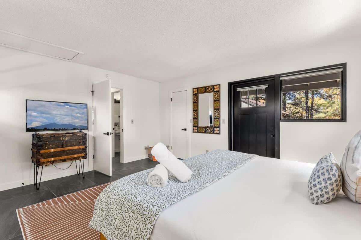 New Downtown Near Parks & Trails Industrial Ac Holiday home