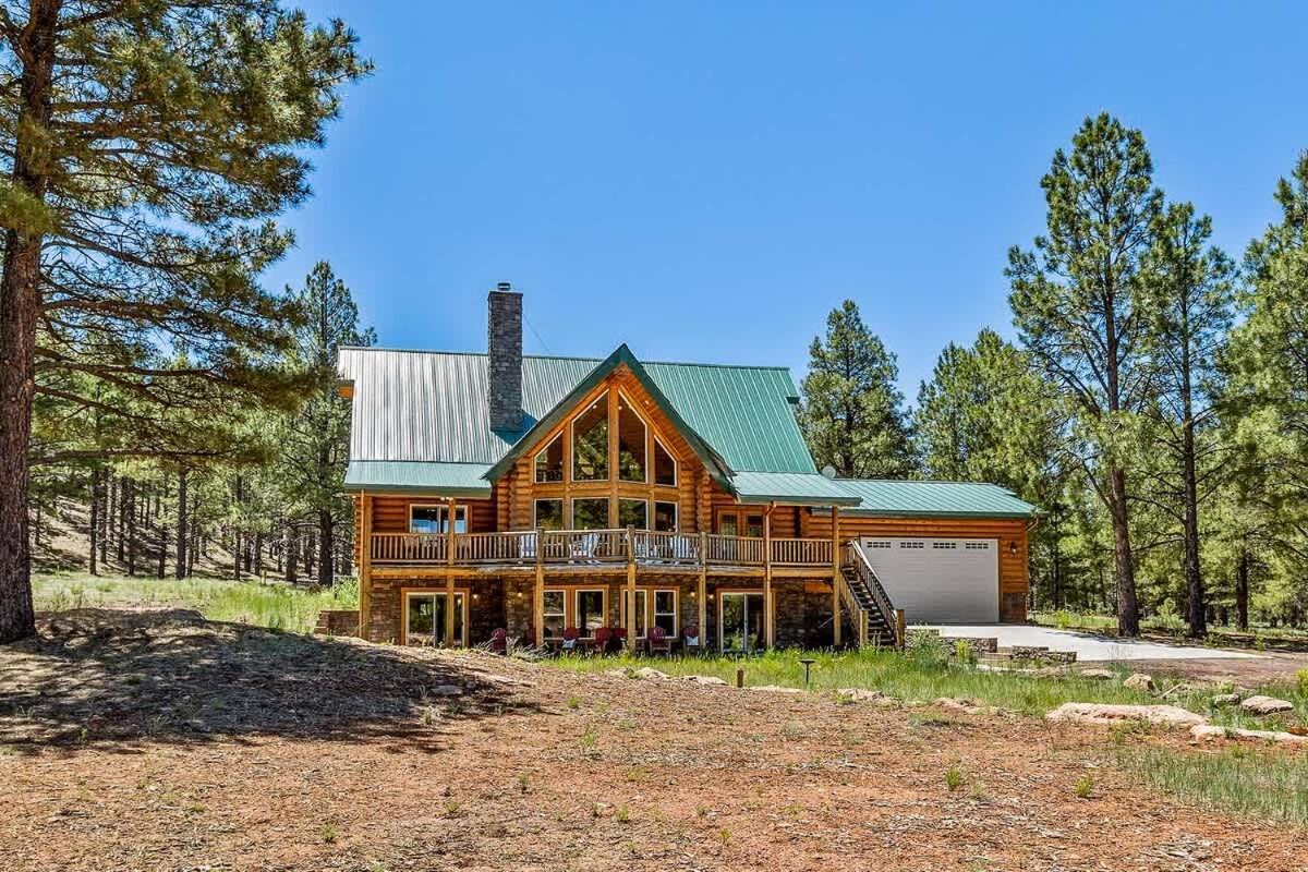 New Cozy Updated Hottub Theater National Forest Holiday home Flagstaff