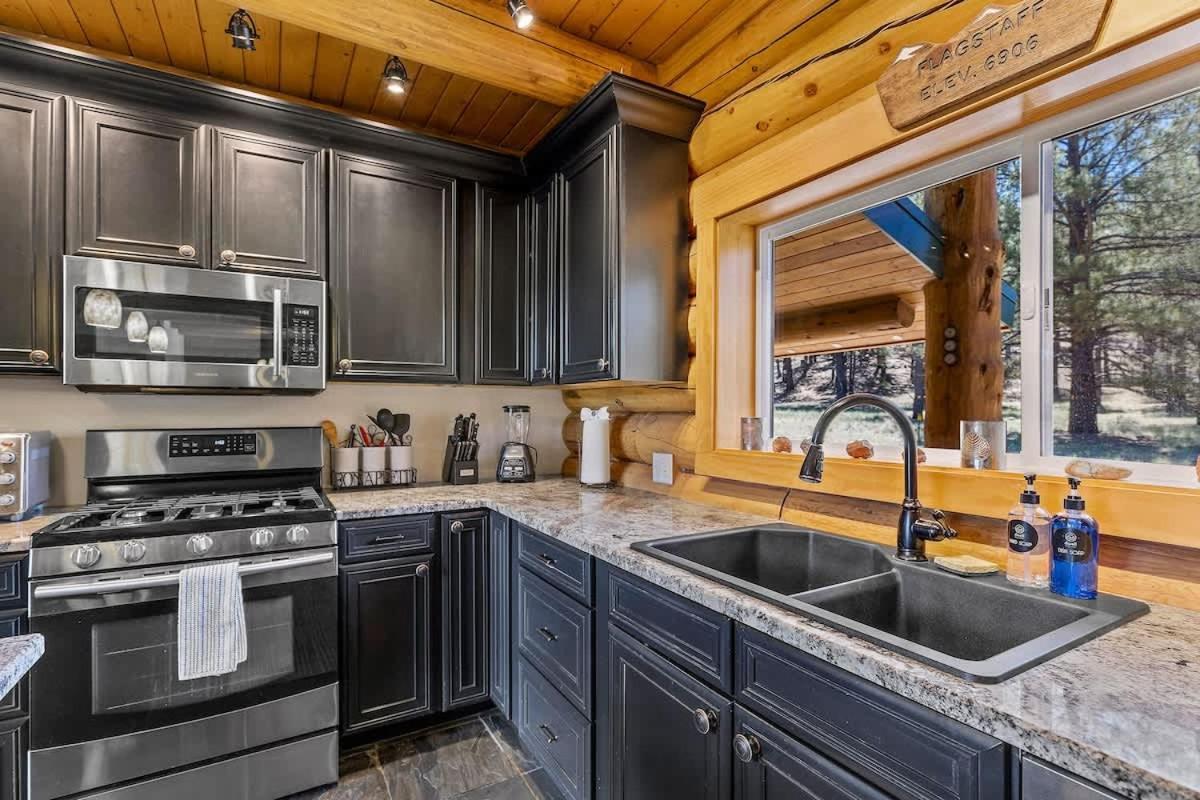 New Cozy Updated Hottub Theater National Forest Flagstaff