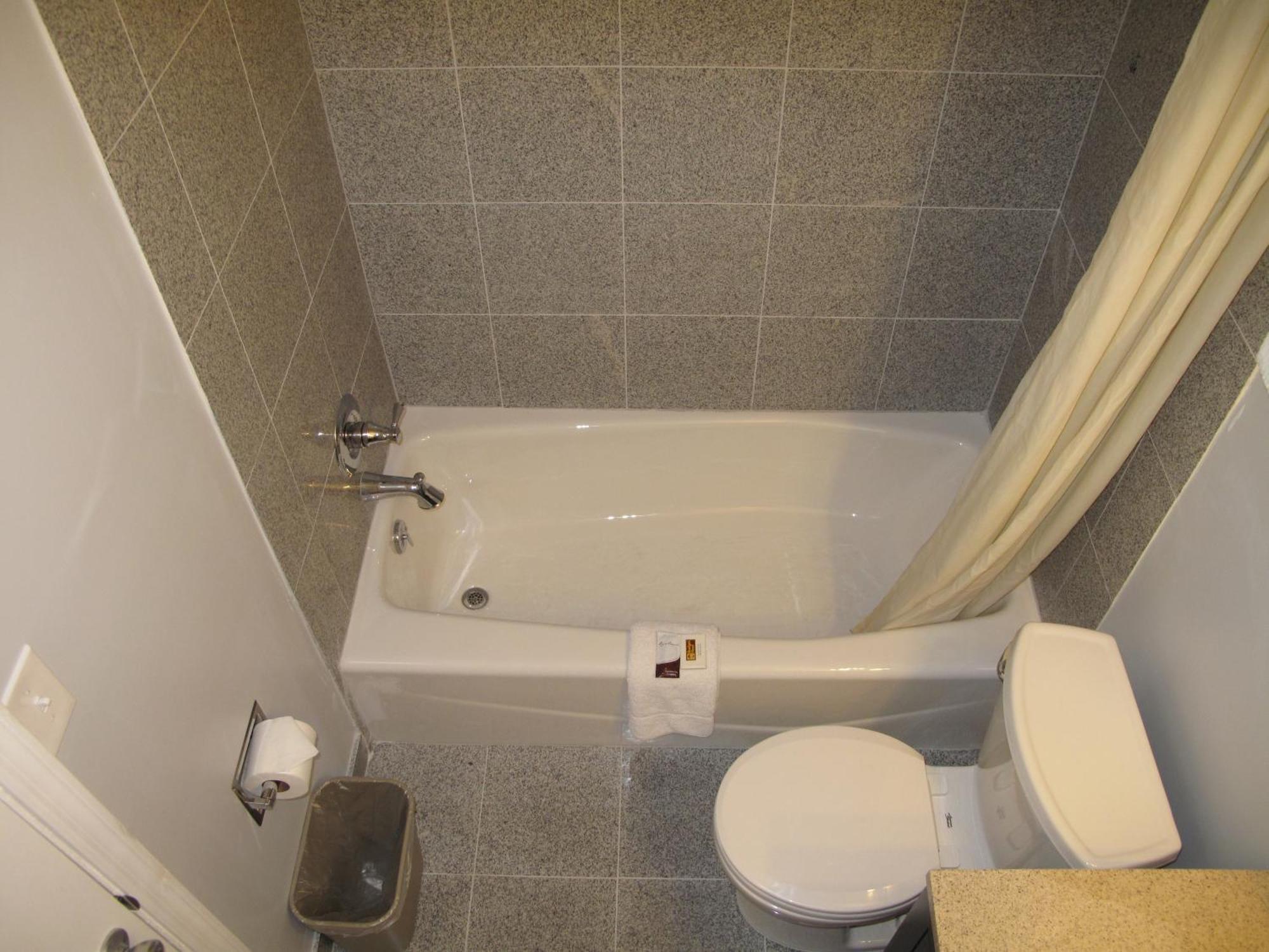 West Nau - Downtown Motel 2*