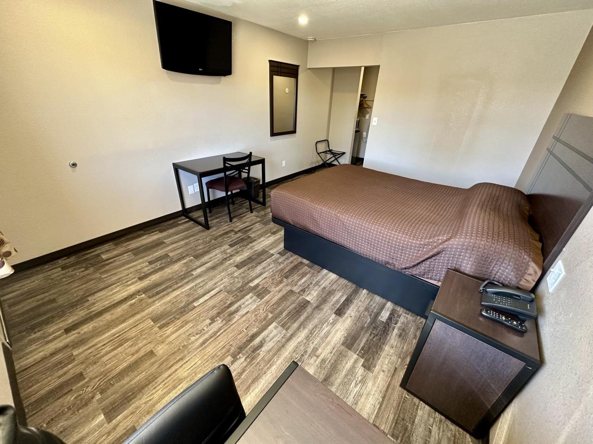 West Nau - Downtown 2* Flagstaff