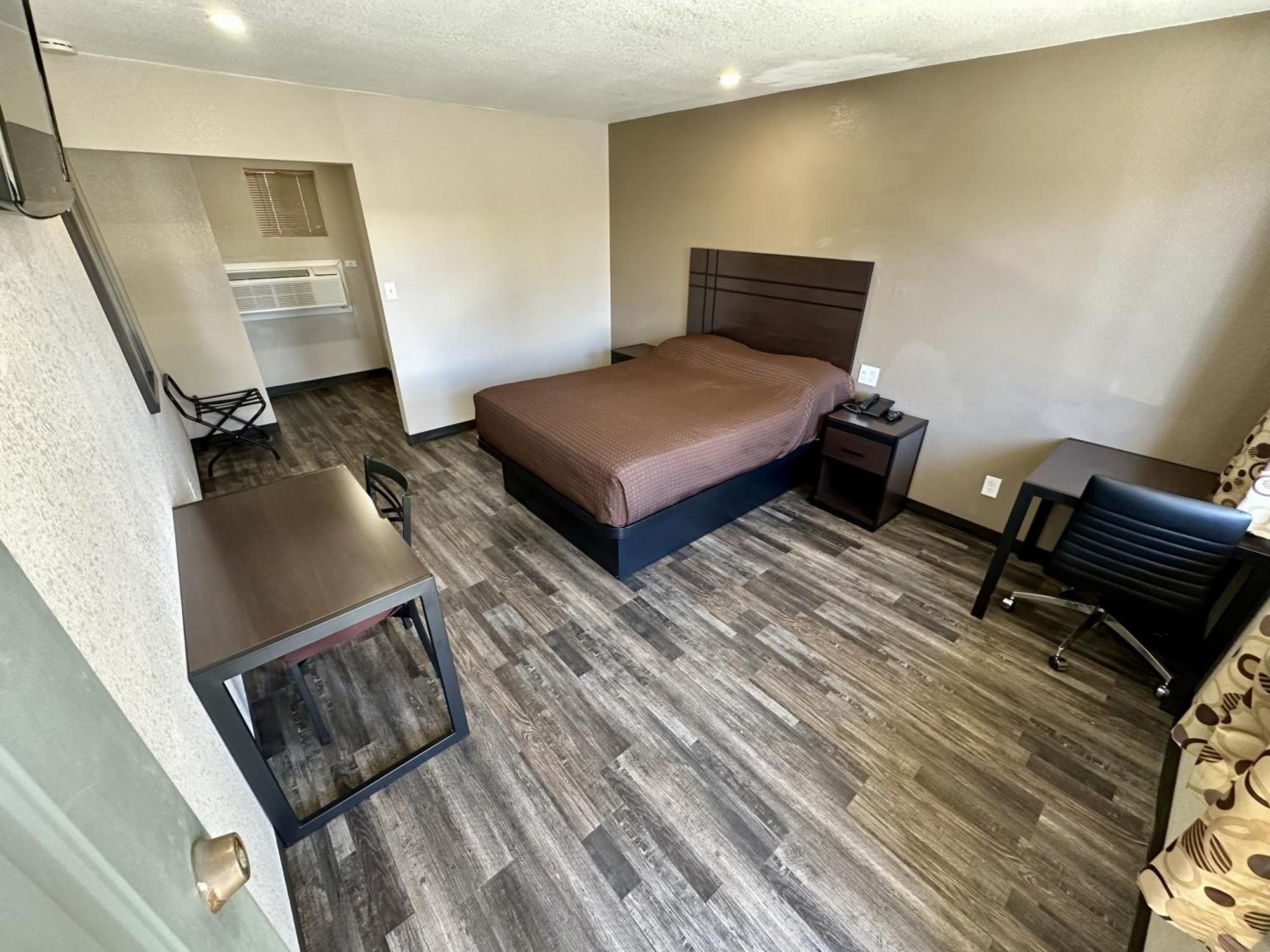 West Nau - Downtown 2*