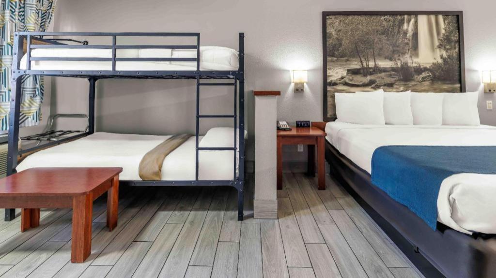 6 Flagstaff, Az 3* Flagstaff