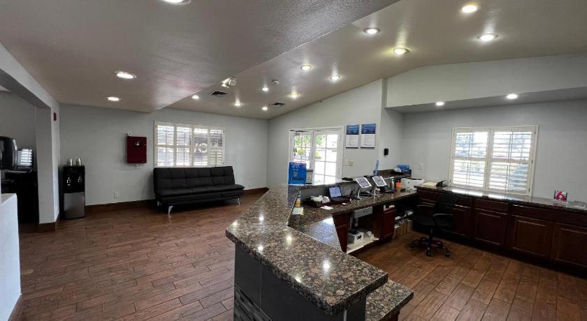 Hotel 6 Flagstaff, Az 3*