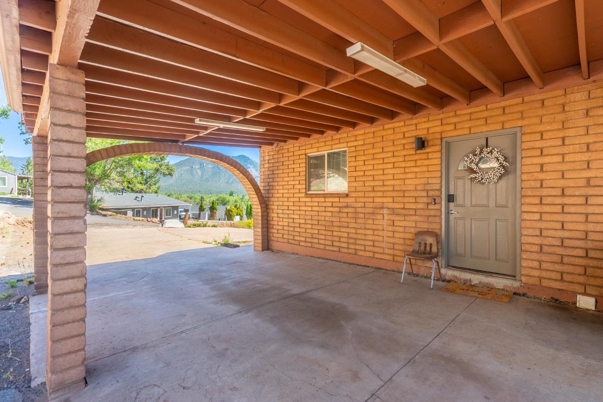 New I Mountain Views I Hot Tub I Lawn Games I Patio I Bbq * Flagstaff