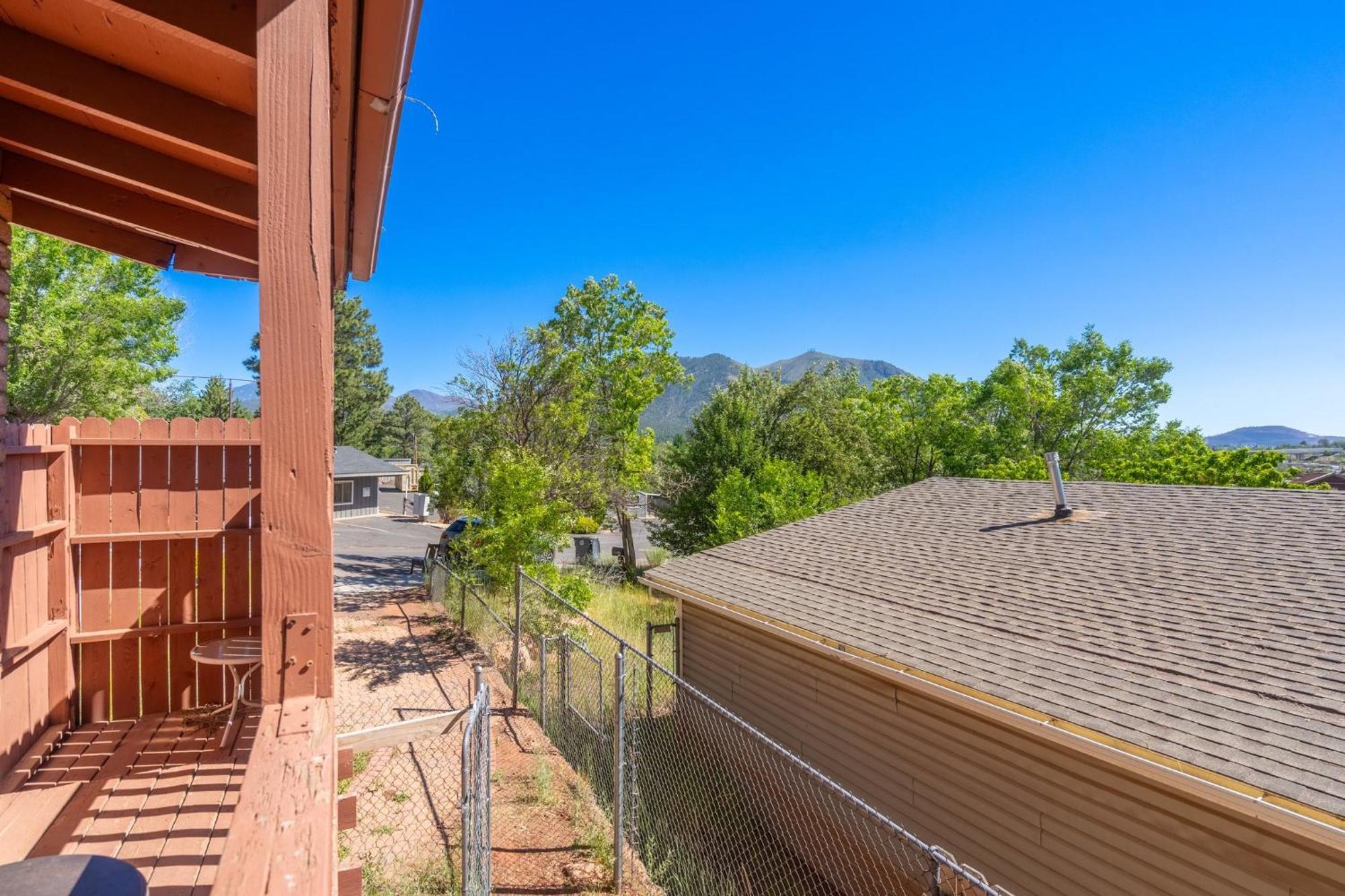 Holiday home New I Mountain Views I Hot Tub I Lawn Games I Patio I Bbq