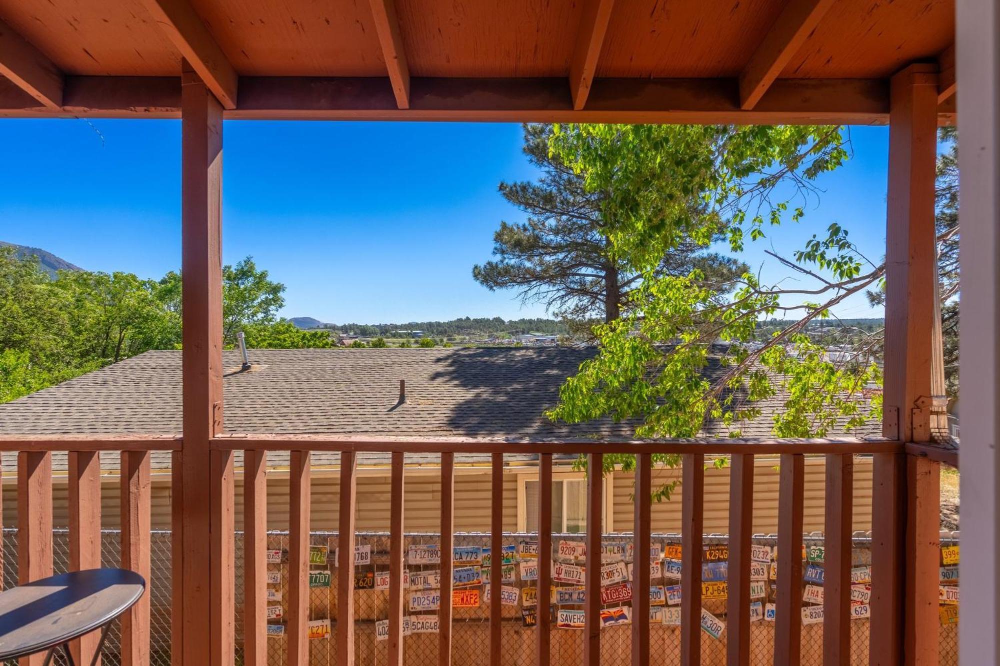 New I Mountain Views I Hot Tub I Lawn Games I Patio I Bbq
