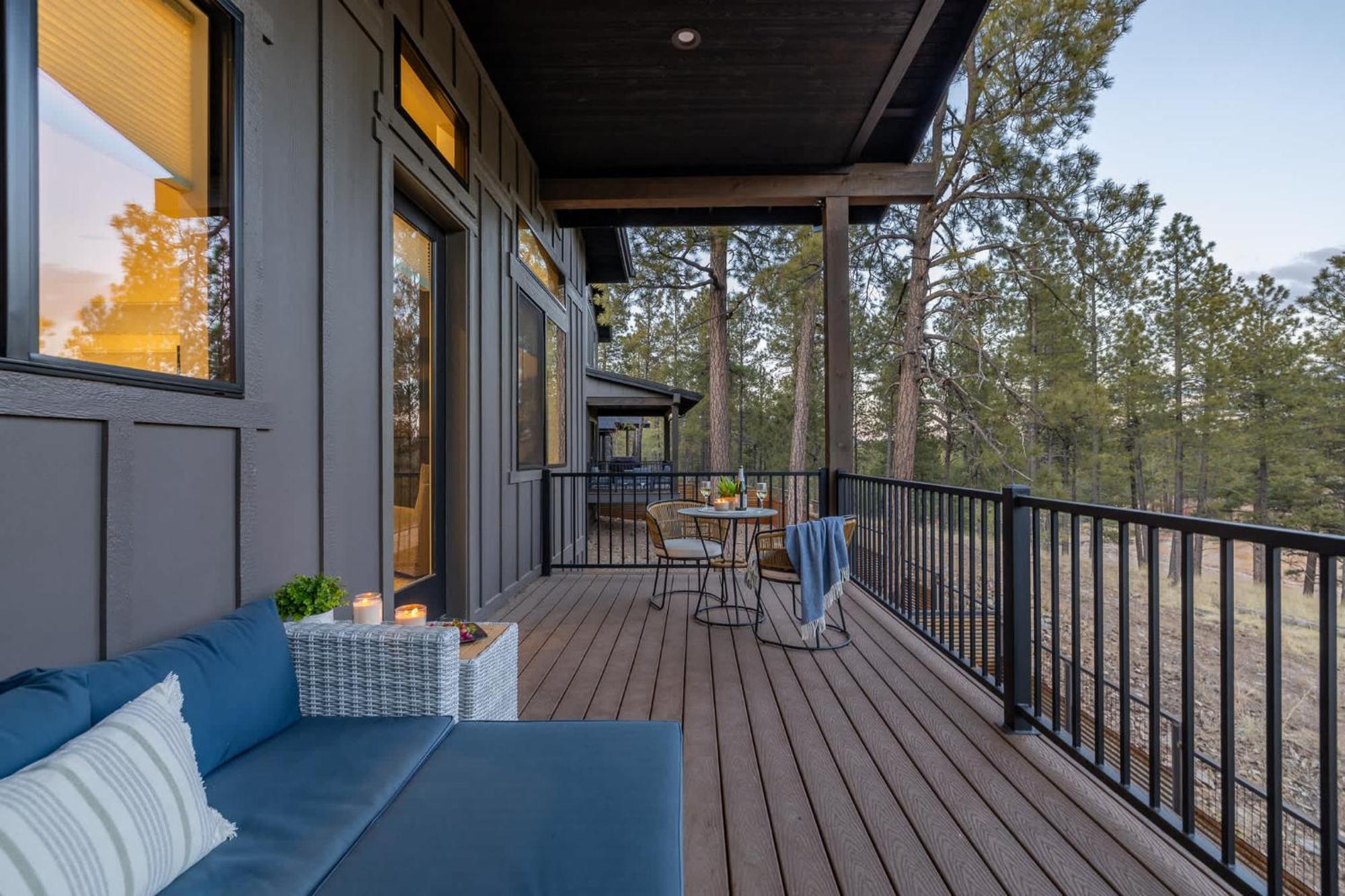 With Near Pine Canyon Holiday home