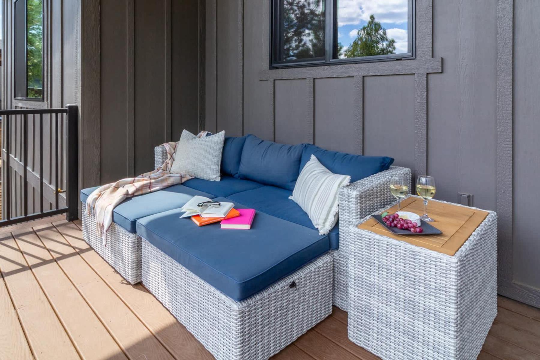 With Near Pine Canyon Holiday home