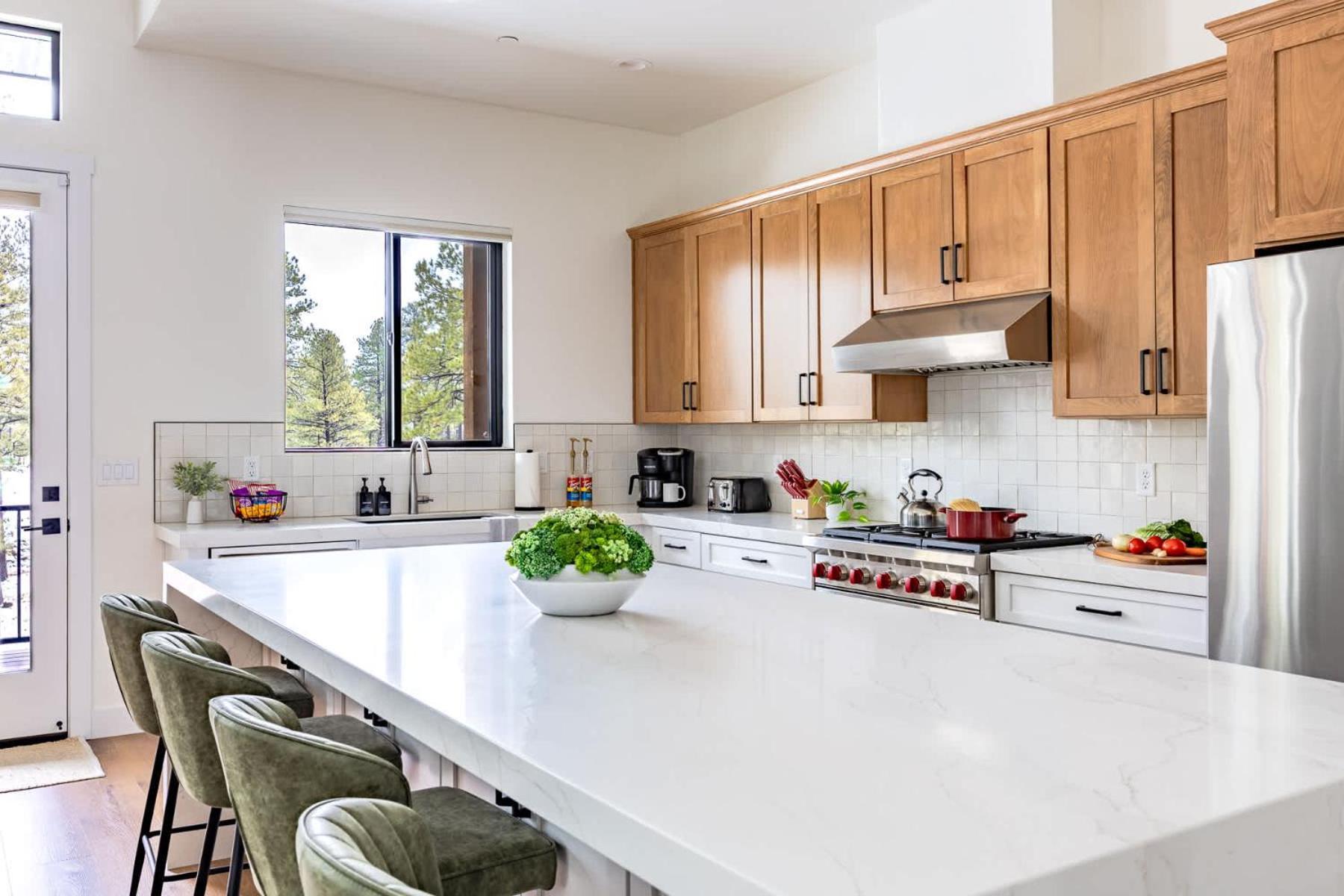 With Near Pine Canyon Holiday home