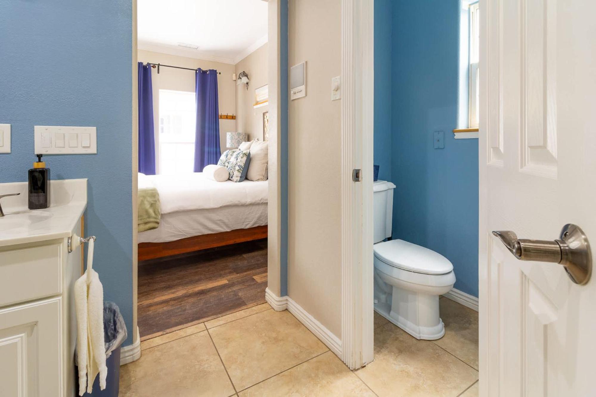 Spacious Retreat With 2 Master Foosball&ac Holiday home