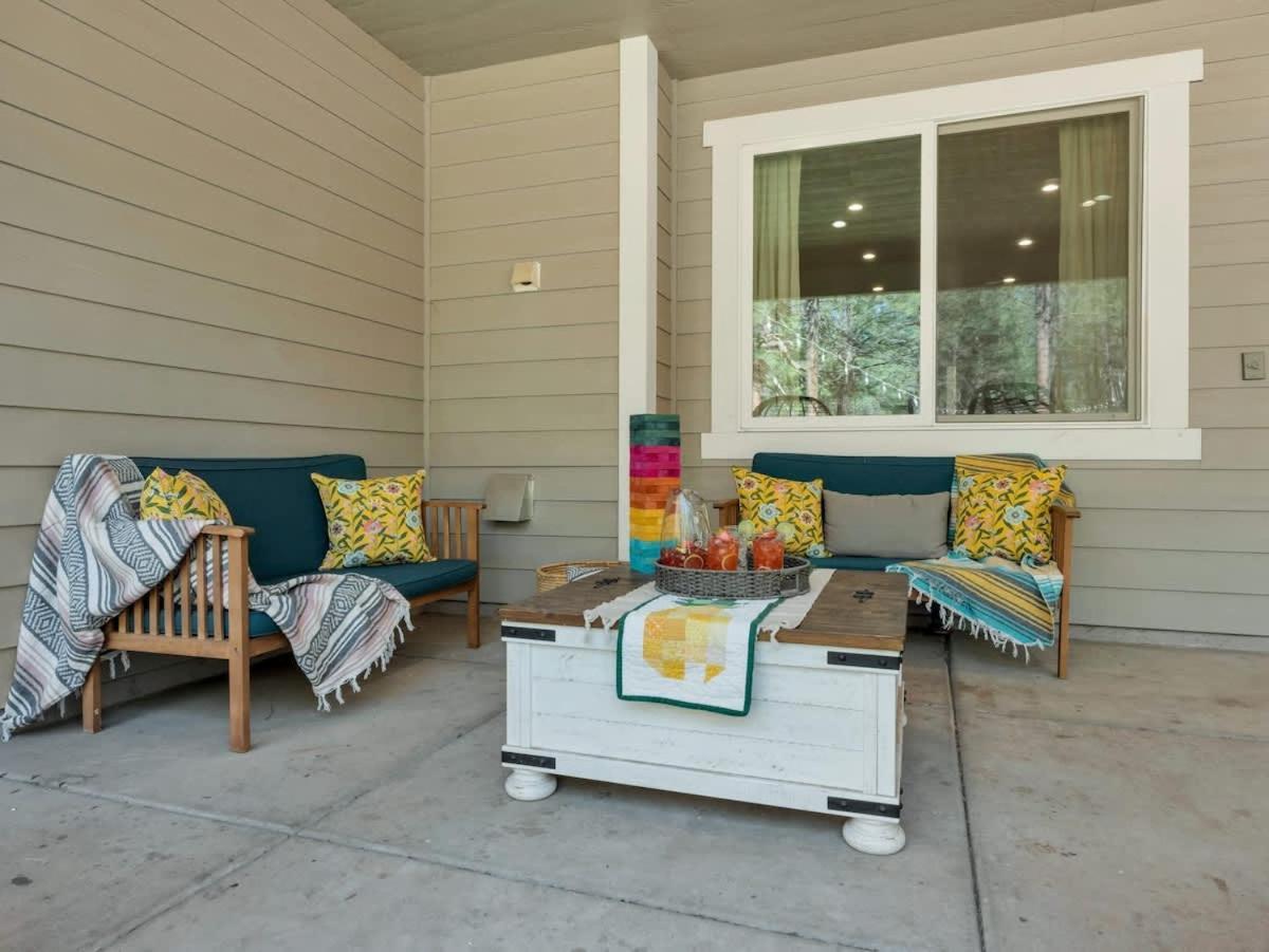 Large Near Violas With Hot Tub *