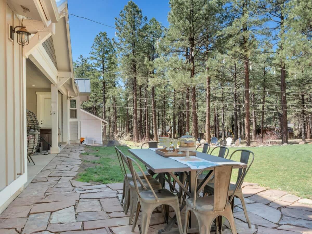 Large Near Violas With Hot Tub