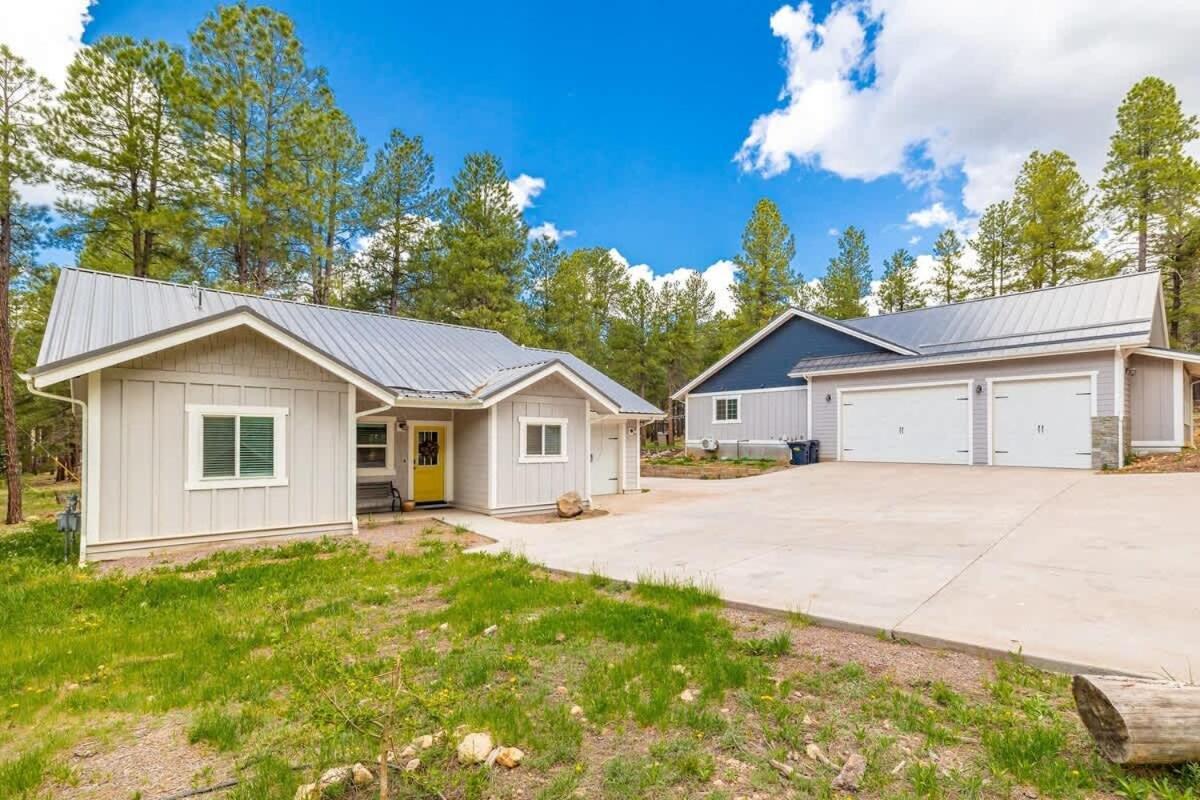 Holiday home Large Near Violas With Hot Tub