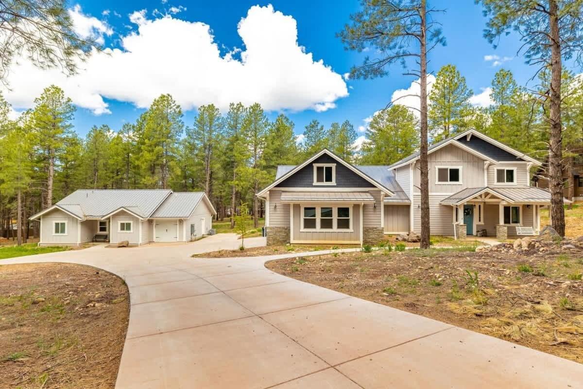 Large Near Violas With Hot Tub *
