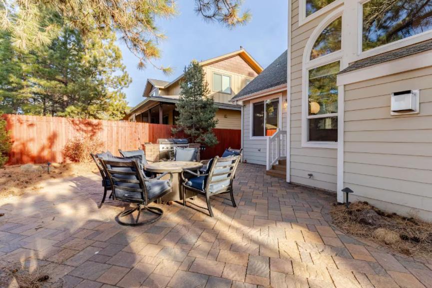 7 Beds With Jacuzzi And Outdoor Patio *
